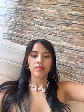 Mia-villalobos online show from April 1, 2026, 4:37 pm