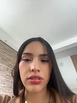 Mia-villalobos online show from May 28, 2026, 2:03 pm