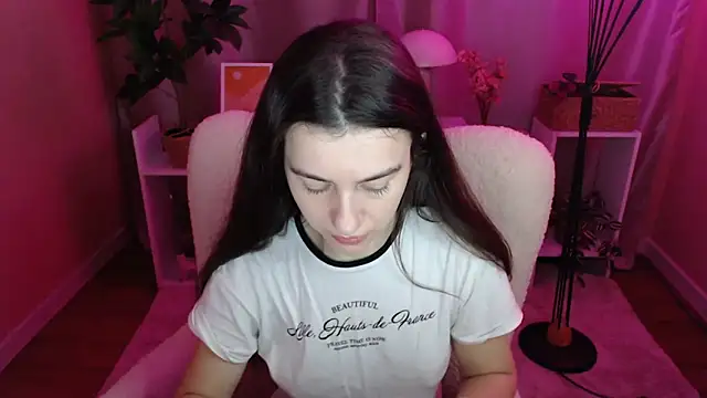 MistyBree online show from April 15, 2026, 8:10 am