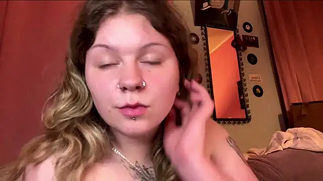 YoungAlina online show from May 25, 2026, 10:16 pm
