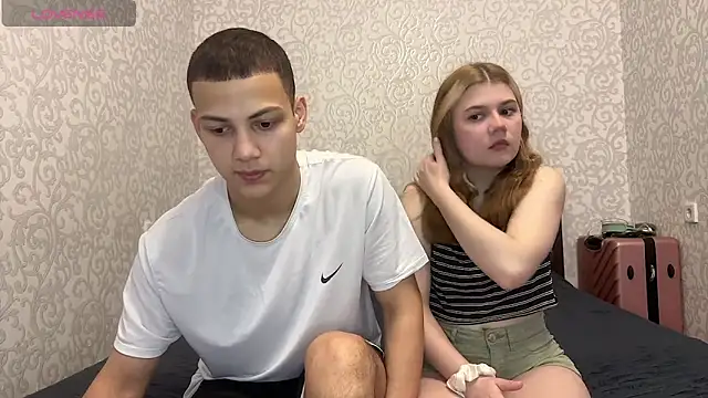 mirel couple online show from May 15, 2026, 10:11 am