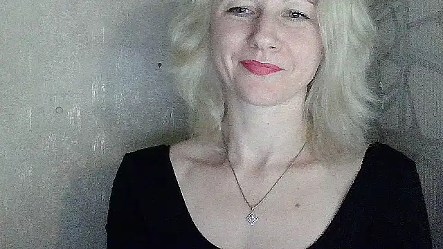 Katerina-Kissa online show from April 16, 2026, 9:39 pm