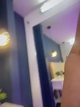 Jadee 01 online show from April 15, 2026, 11:27 pm