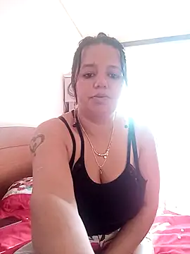Snapshot of roxana_e43 chatting on May 1, 2026, 3:27 pm roxana e43 online show from May 1, 2026, 3:27 pm