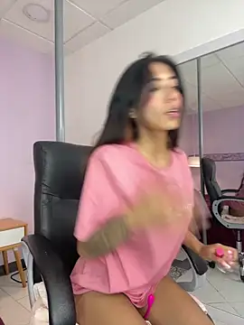 Cataleyaa23 online show from April 1, 2026, 7:22 pm