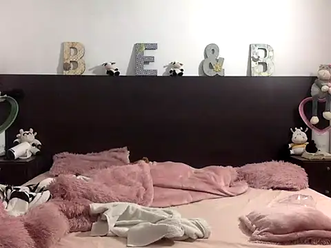 mommy-Milf online show from March 21, 2026, 2:05 am