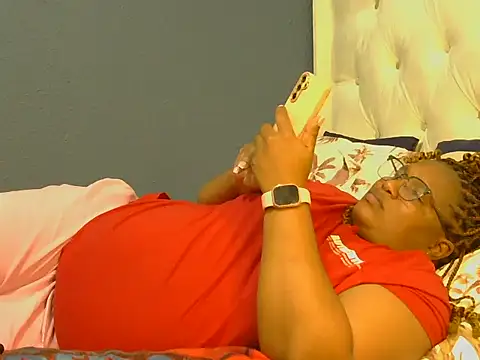 Cuddle Zee online show from May 16, 2026, 7:34 pm