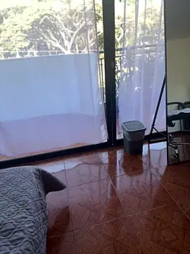 Snapshot of Emi_rousse chatting on March 20, 2026, 12:21 pm Emi rousse online show from March 20, 2026, 12:21 pm