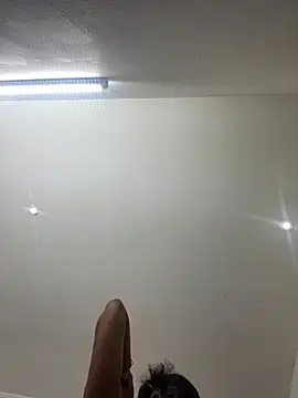 Snapshot of Emi_rousse chatting on April 4, 2026, 3:53 pm Emi rousse online show from April 4, 2026, 3:53 pm