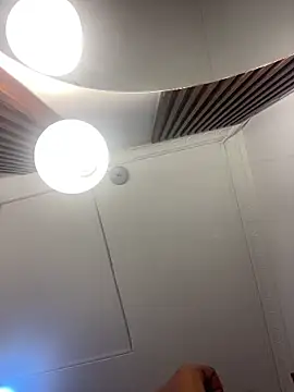 Snapshot of Emi_rousse chatting on April 9, 2026, 11:48 am Emi rousse online show from April 9, 2026, 11:48 am