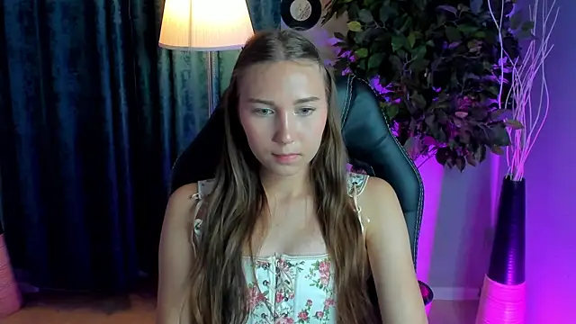 OliviaLang online show from May 11, 2026, 6:16 pm