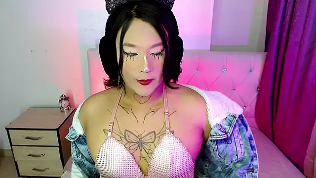 isadoraqueeen online show from April 15, 2026, 7:58 pm