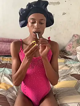 Kinky-Nicky04 online show from April 13, 2026, 7:03 am