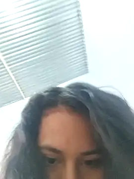 Ximenadeluxe online show from March 3, 2026, 11:38 am