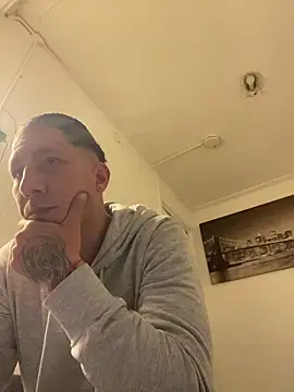 Snapshot of TitanNoir chatting on May 9, 2026, 11:10 pm TitanNoir online show from May 9, 2026, 11:10 pm