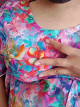 Snapshot of mitu_Queen chatting on March 3, 2026, 6:52 am mitu Queen online show from March 3, 2026, 6:52 am