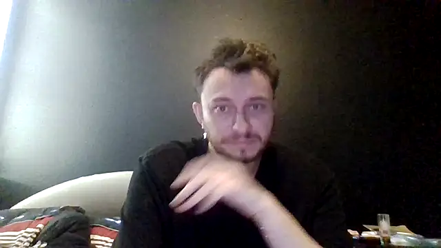 TallHungandCloudy69 online show from May 17, 2026, 3:19 pm