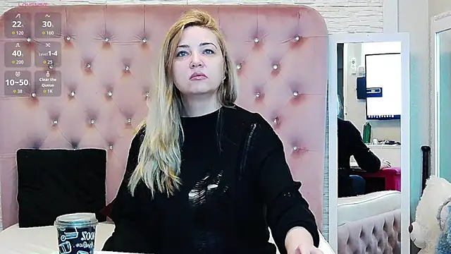 MellanieBliss online show from April 30, 2026, 4:52 am