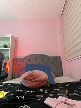 Franchezcaa  online show from April 10, 2026, 1:16 pm