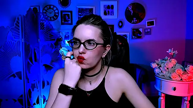 AliceSmite online show from April 23, 2026, 12:29 pm