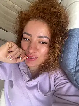 BlossomNicol online show from April 5, 2026, 4:48 pm