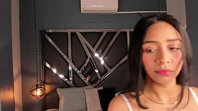 Esmeralda  18 online show from March 16, 2026, 7:29 pm