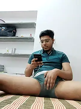 boyzyzyzzl online show from March 2, 2026, 8:04 pm