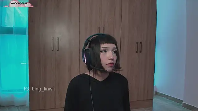 Snapshot of ling_meow chatting on June 8, 2026, 1:11 pm ling meow online show from June 8, 2026, 1:11 pm