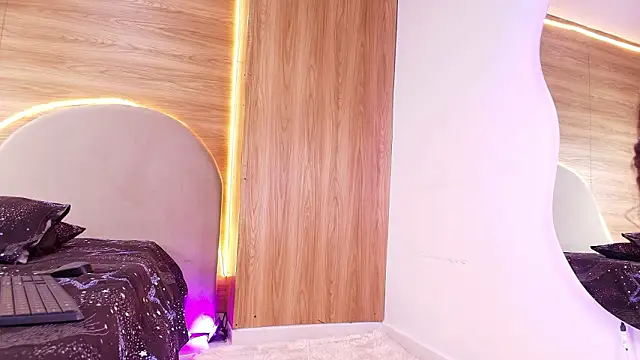 kiara lp online show from March 27, 2026, 3:12 am