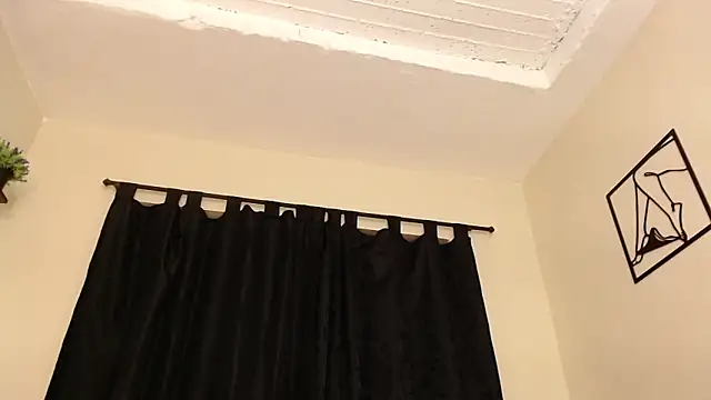 LyriaDiamond  online show from March 21, 2026, 7:39 pm