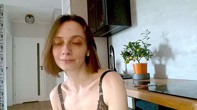 misssweet online show from May 11, 2026, 4:04 pm