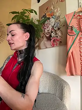 SkinnyLilly online show from March 10, 2026, 1:16 pm