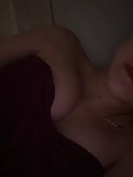 hot-cumplay online show from April 4, 2026, 4:33 am