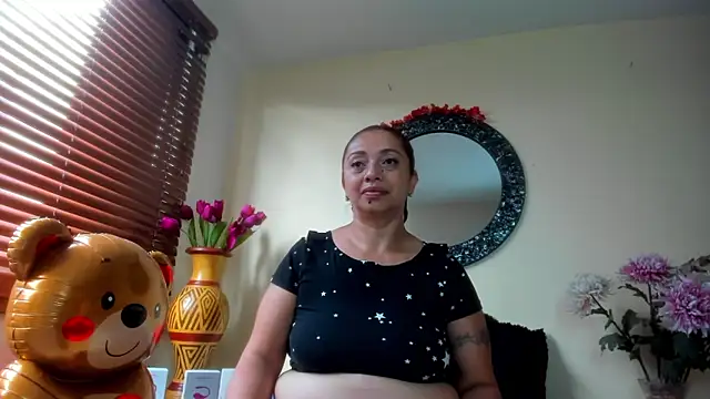 Maye Milf  online show from March 26, 2026, 12:44 pm