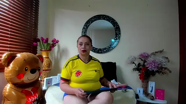 Maye Milf  online show from March 28, 2026, 12:49 pm