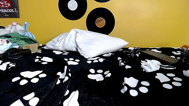 lilithevil32 online show from March 16, 2026, 5:44 am