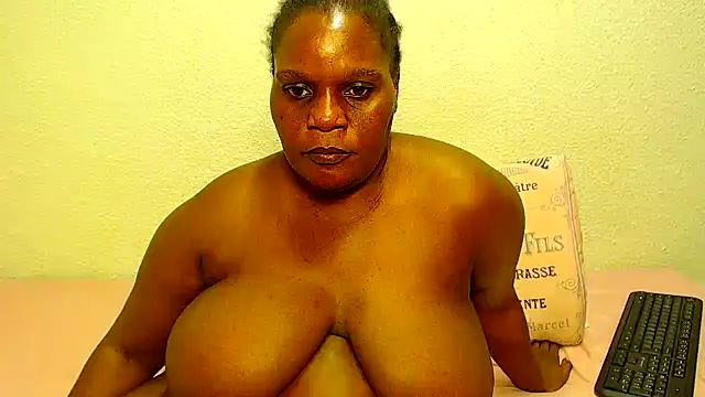 Busty42DDZA online show from May 10, 2026, 4:12 pm
