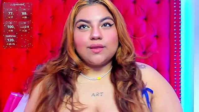 Snapshot of SunnyHoney_ chatting on July 6, 2026, 12:02 pm SunnyHoney online show from July 6, 2026, 12:02 pm