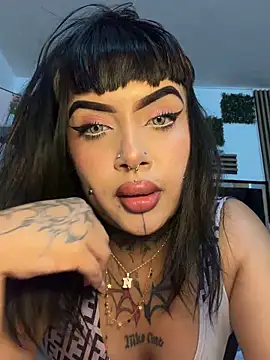 LauriInk1 online show from March 25, 2026, 1:44 am