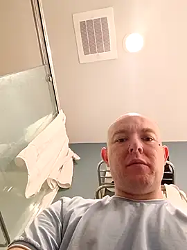 luckilyfound3 online show from March 6, 2026, 9:06 am