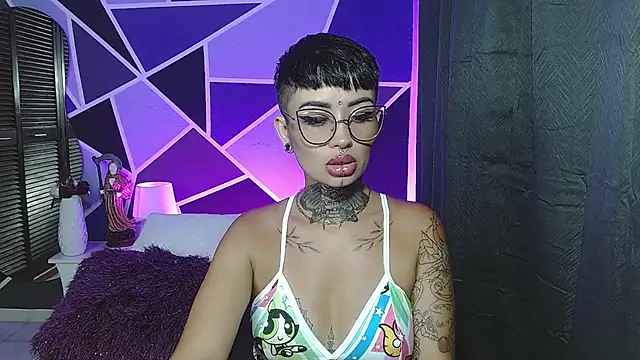 Snapshot of Sol_Baker chatting on April 8, 2026, 3:39 am Sol Baker online show from April 8, 2026, 3:39 am