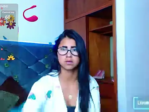 Alisha Gamskar13 online show from June 14, 2026, 12:51 pm