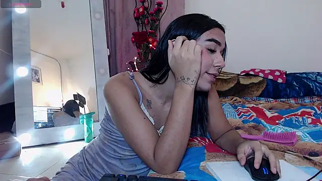 Candyy doll   online show from April 7, 2026, 5:52 am