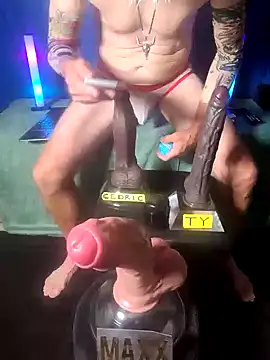 FantasyMan-BiWM online show from May 14, 2026, 3:13 am