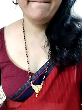 Yazhini-Cam online show from June 19, 2026, 3:27 pm