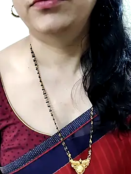 Yazhini-Cam online show from June 20, 2026, 3:31 am