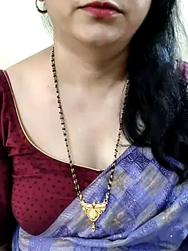 Yazhini-Cam online show from June 24, 2026, 3:27 am