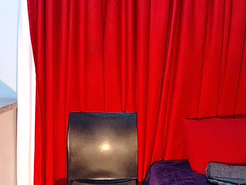 DarkDivva18 online show from May 5, 2026, 3:42 pm