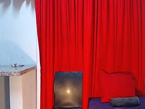DarkDivva18 online show from May 12, 2026, 1:03 am