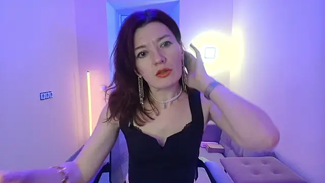 Bonnie Naughtyy online show from April 25, 2026, 4:37 pm
